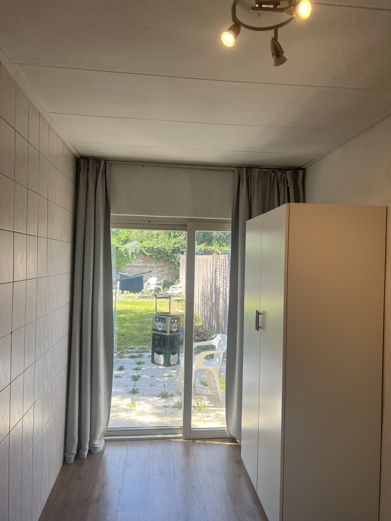 Nice and spacious room for international student