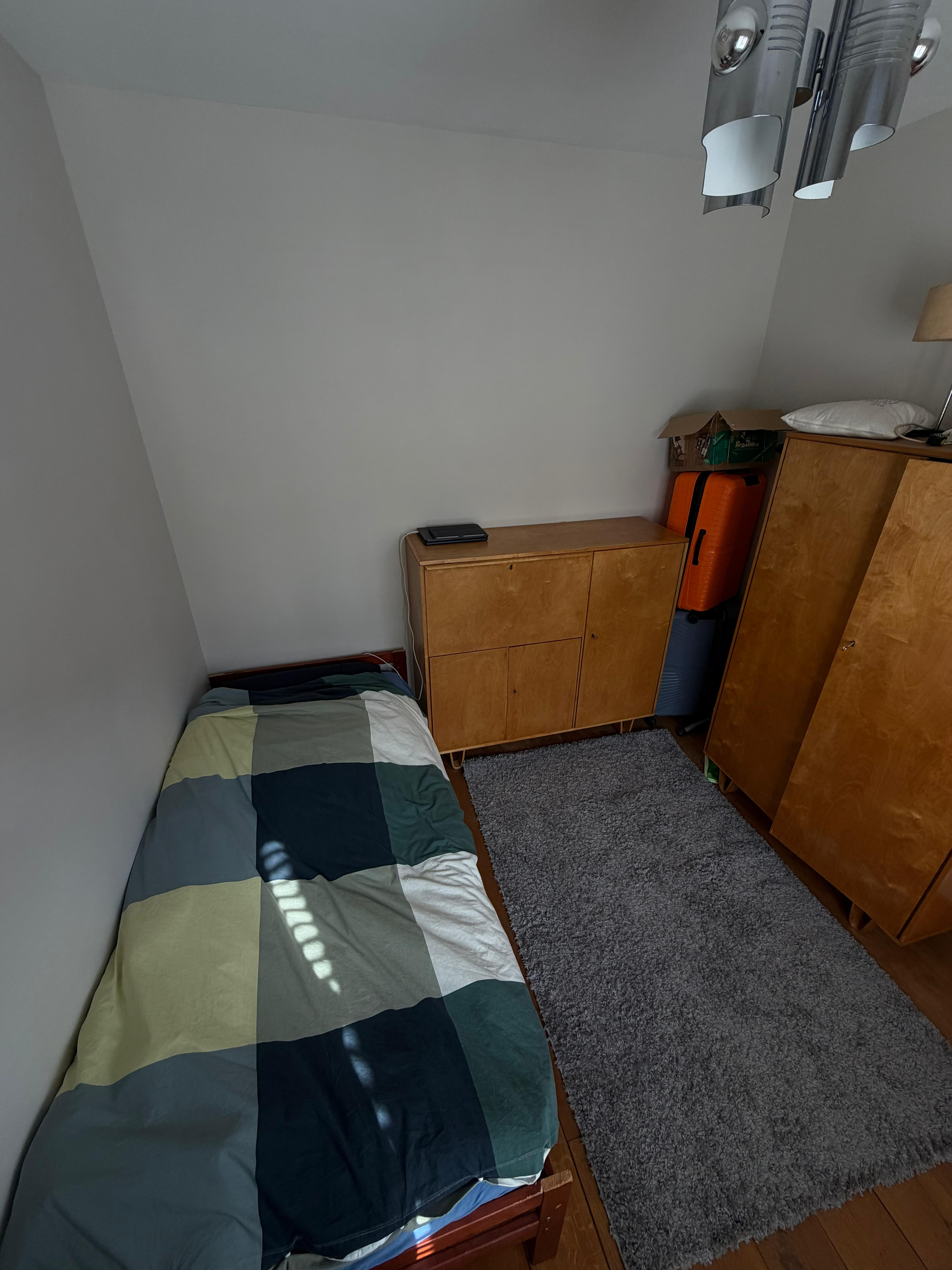 Room in lovely neighborhood