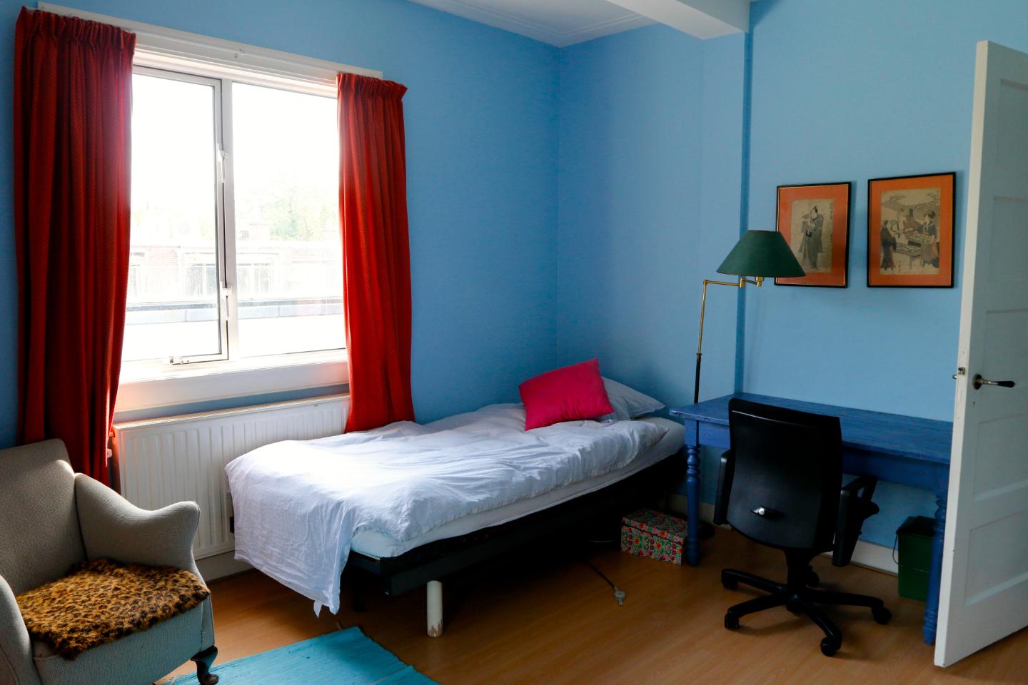 Room in a quiet area
