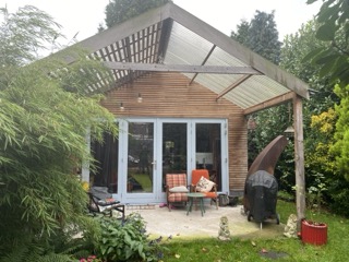 Small studio in garden granny flat