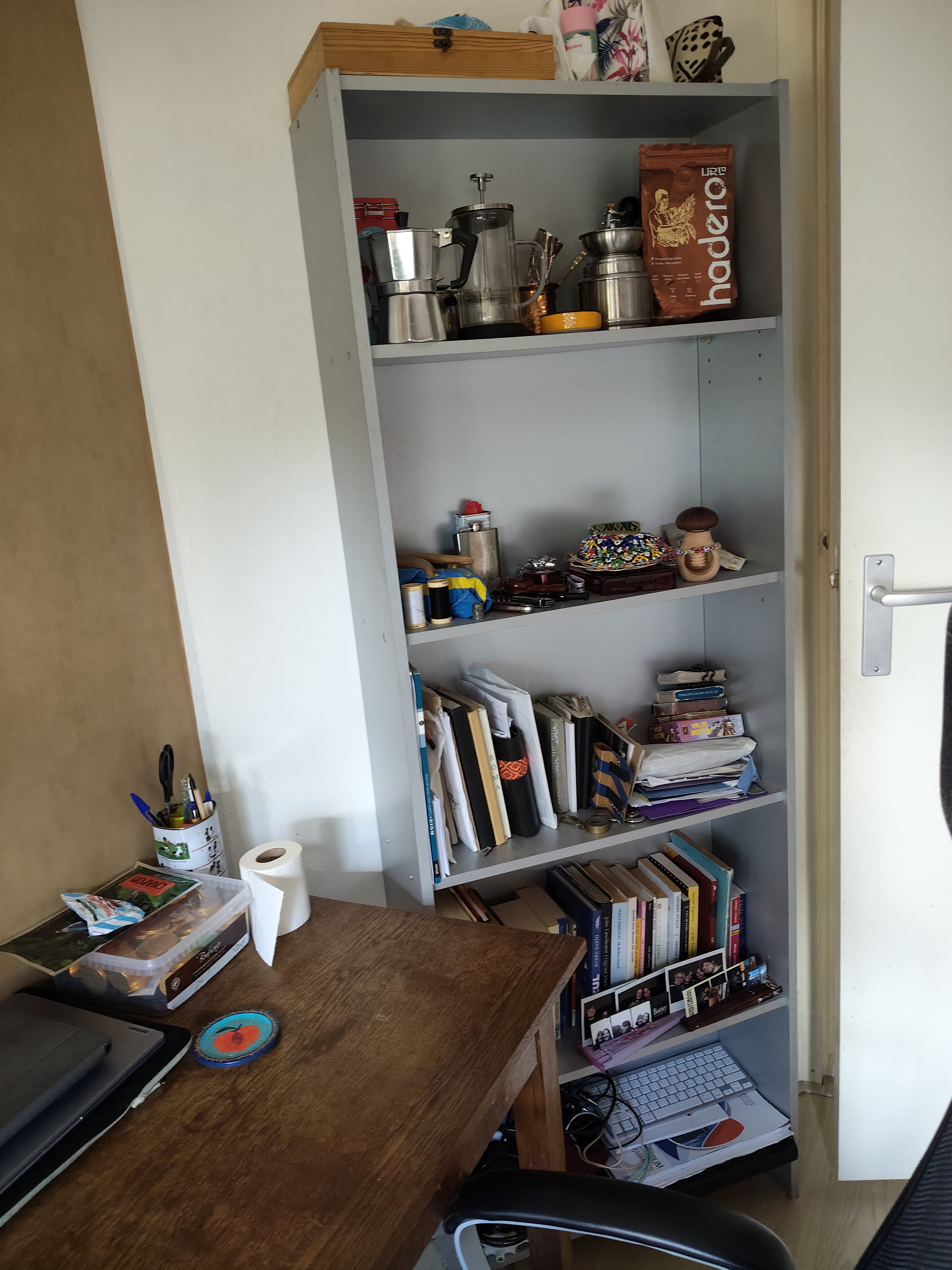 Kleine gezellige kamer. Men only.