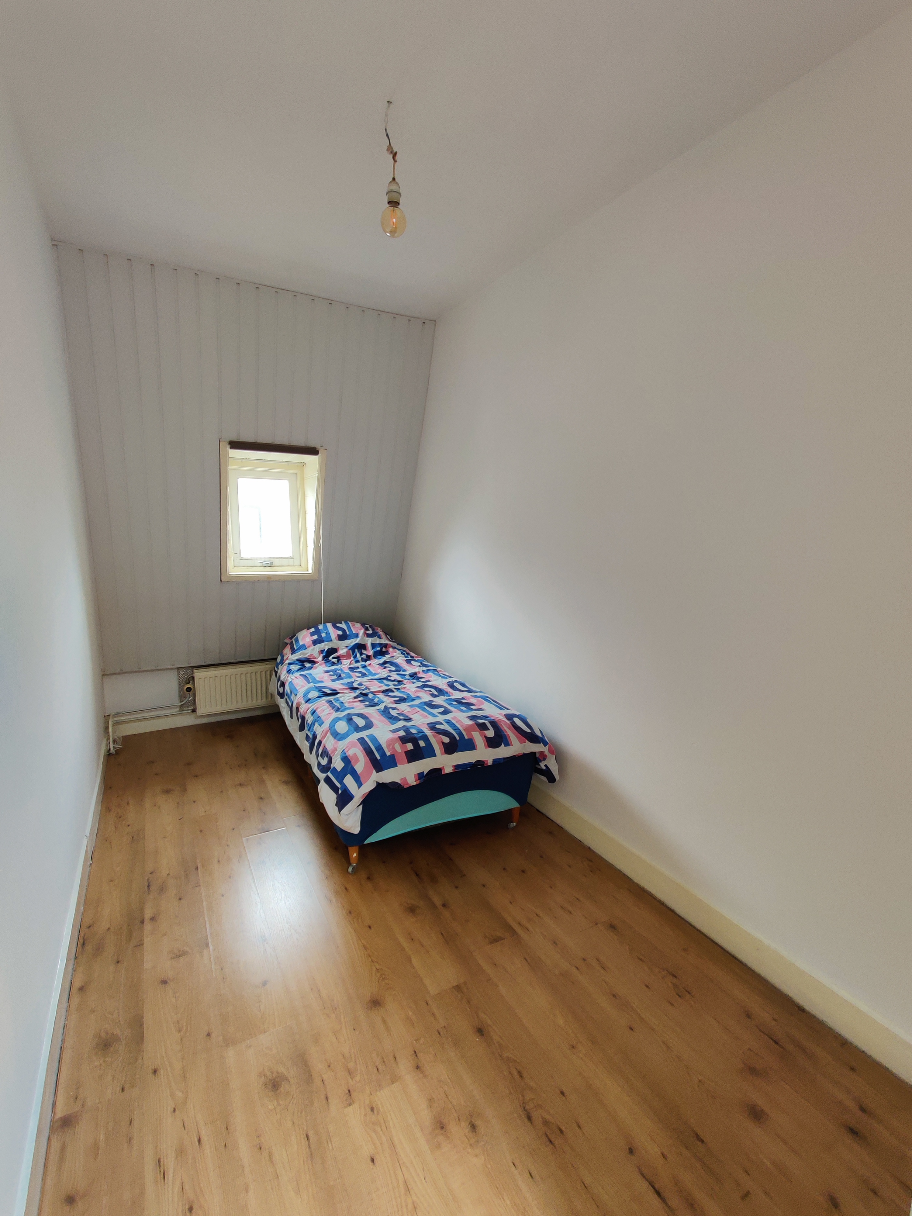 Knusse kamer in Stephensonstraat