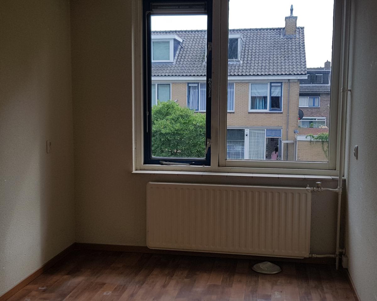 Kleine, lichte kamer nabij Zernike