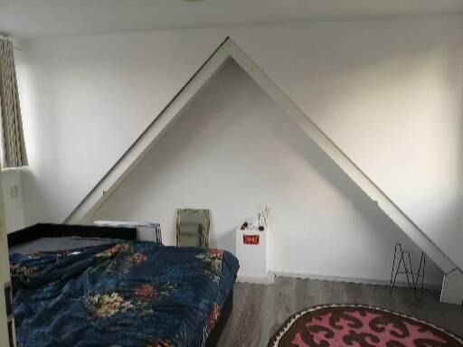 Room in a quiet area