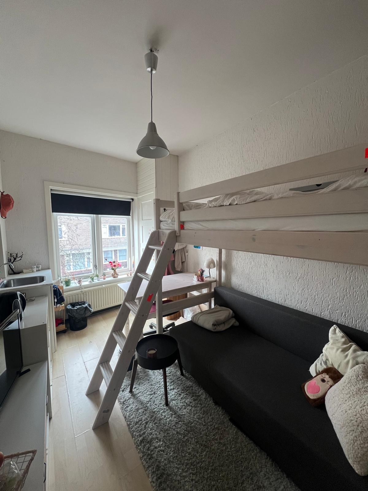 Beschikbaar per 1 April