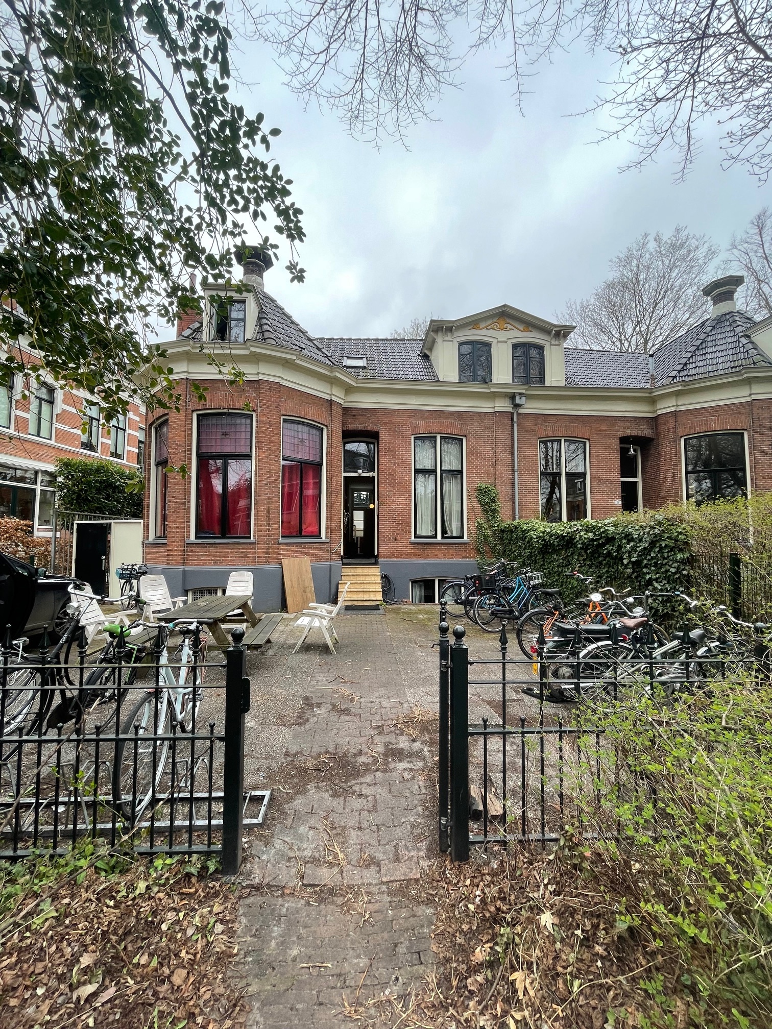 Kamer beschikbaar 2e Willemstraat 30a