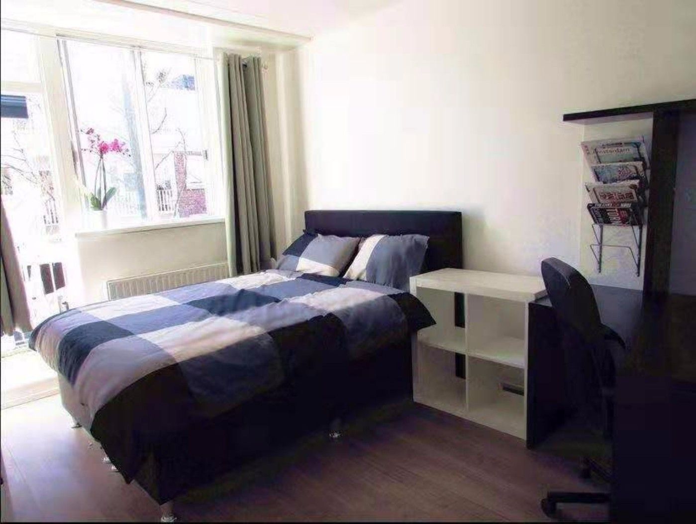 Lovely single room with big living room