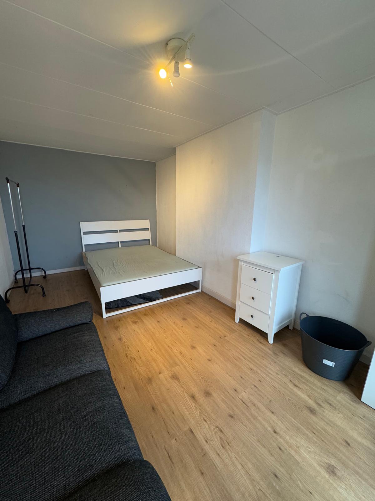 Per direct! 2 kamers beschikbaar - Rotterdam West - Russischestraat 40