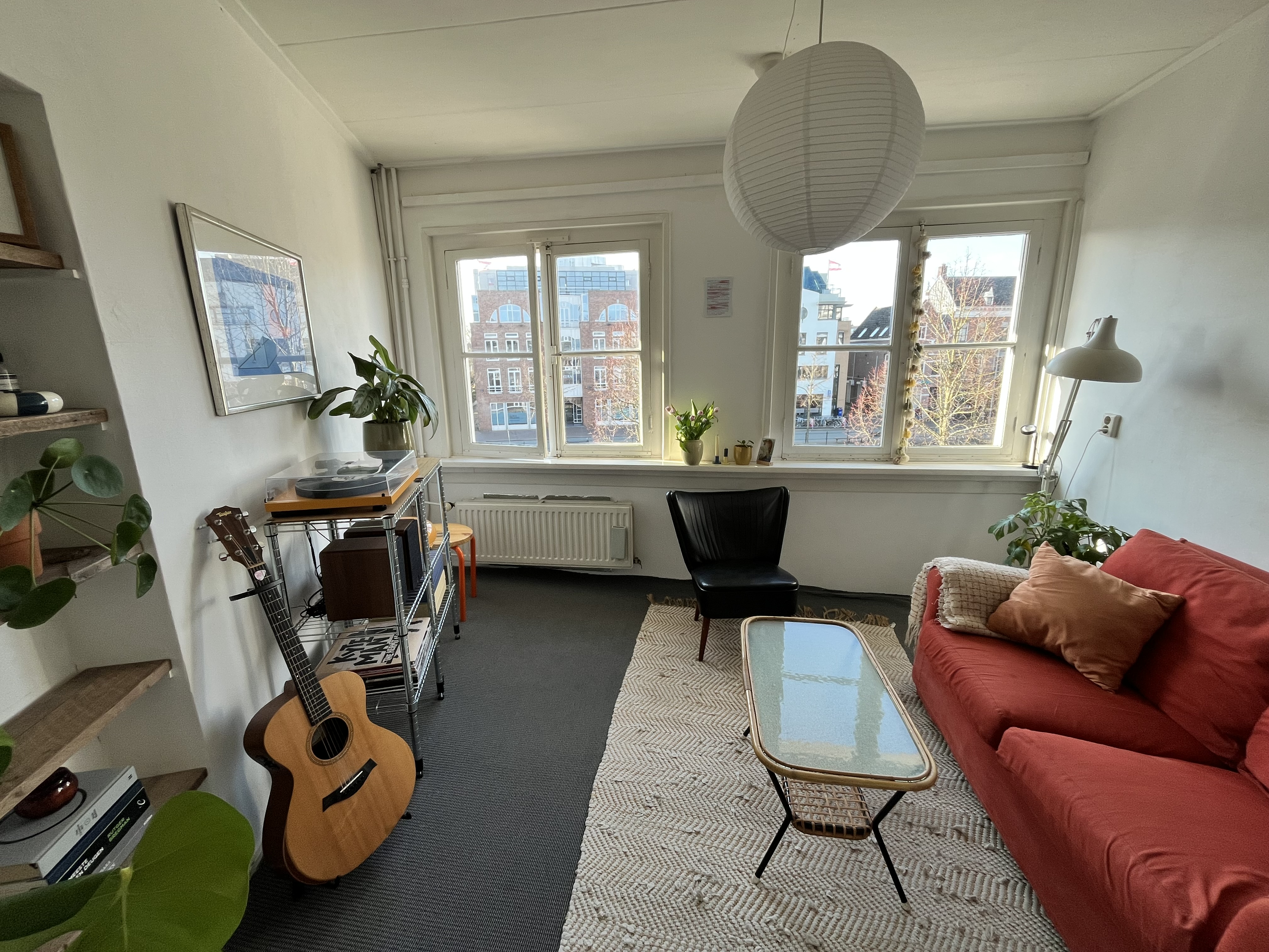 mooie woon en slaapkamer voor net, rustig meisje