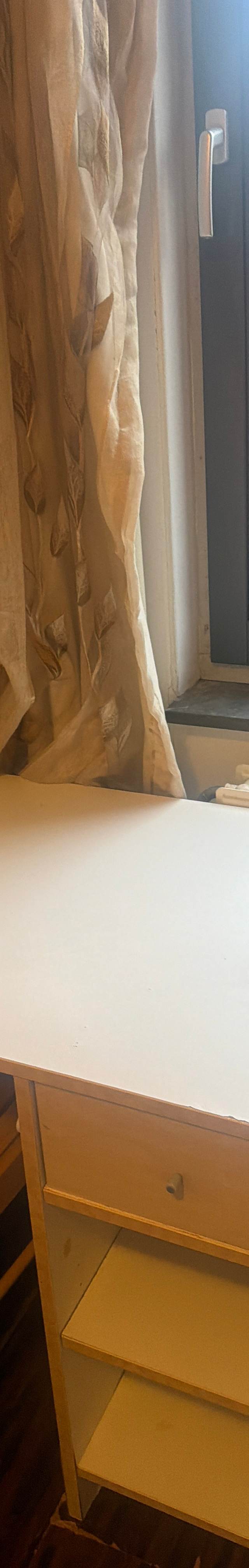 Fully furnished room available!