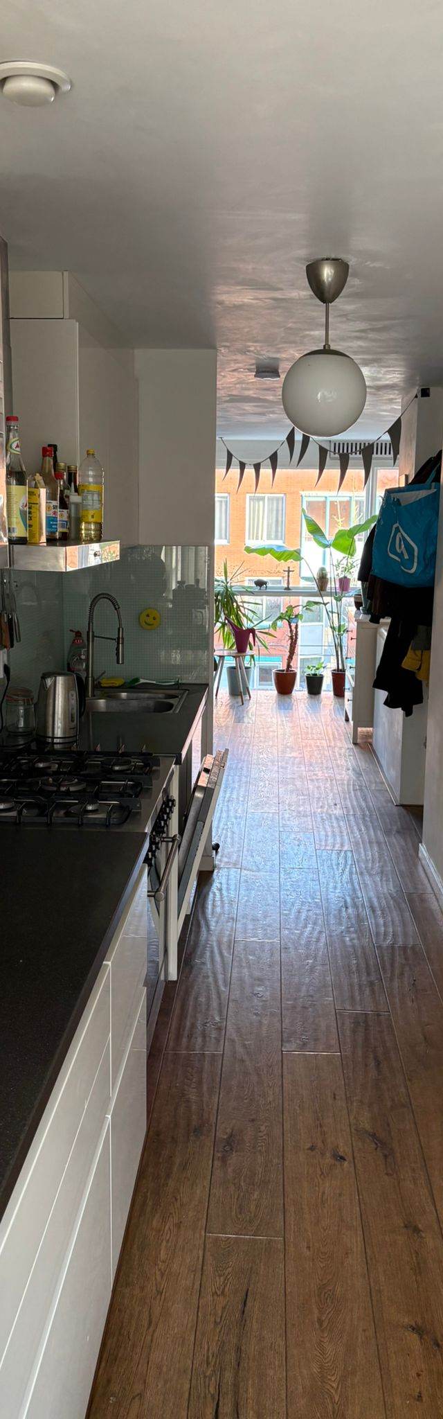 Onderhuur in Oost met twee huisgenoten (m)